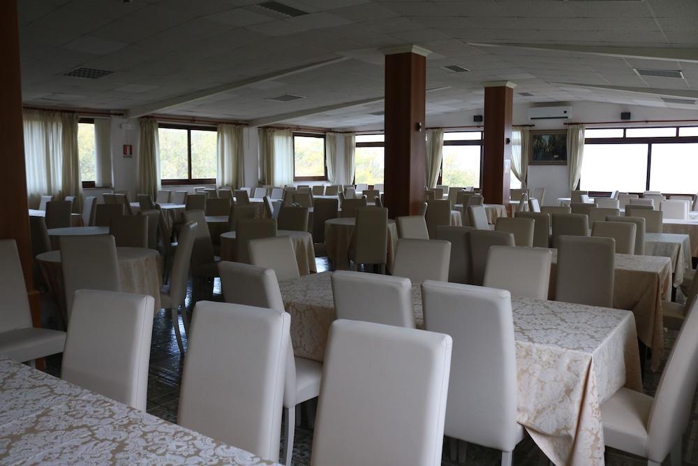 Hotel Cavour Соренто Екстериор снимка