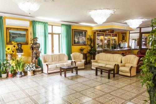 Hotel Cavour Соренто Екстериор снимка